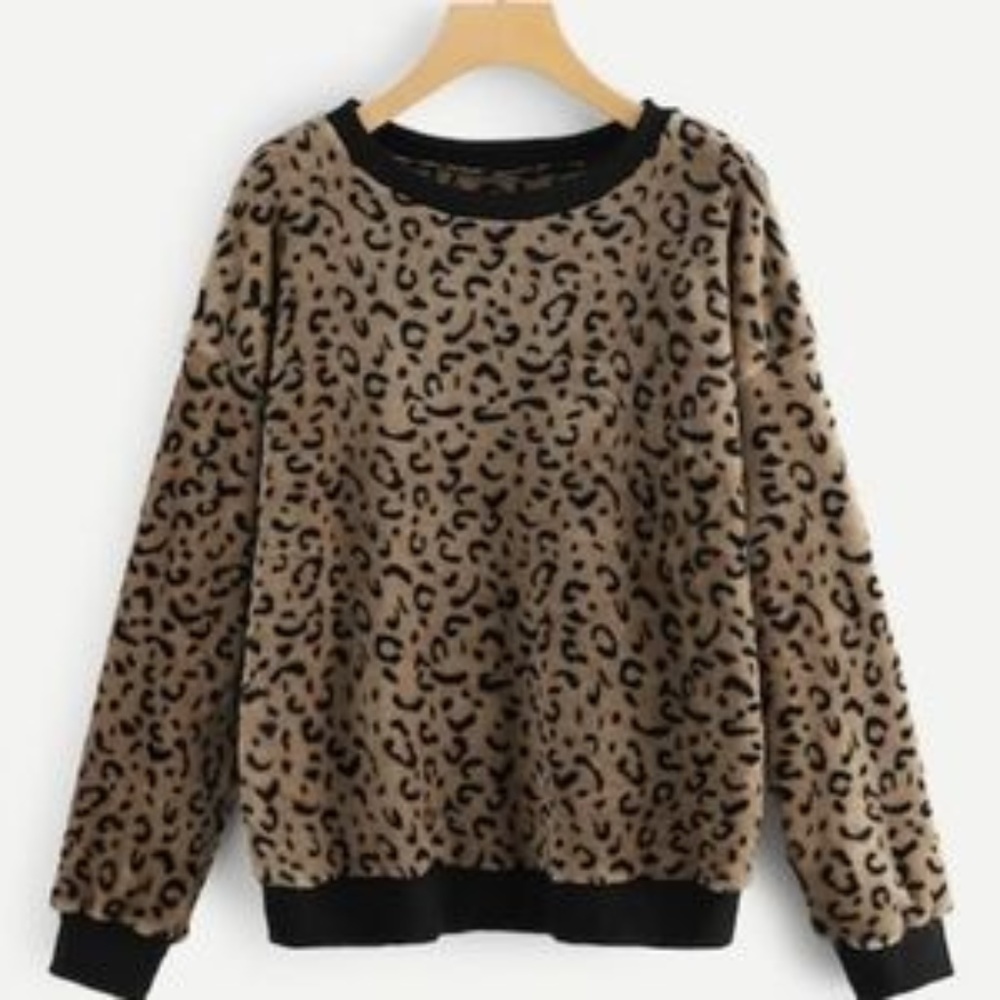 HOST PICK Leopard Sweatshirt NWT shear-ling